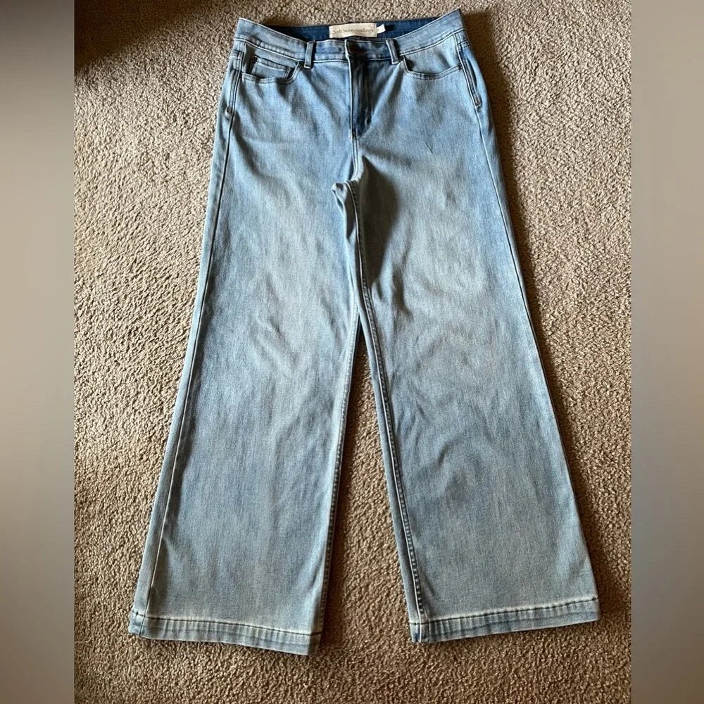 Soft Surroundings High Rise Wide Leg Jeans Size 10 in Light blue Wash Boho